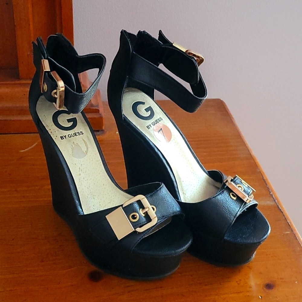 Guess Wedges Size 7
